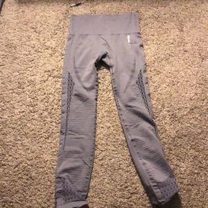 Gym shark leggings
